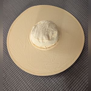 NWT BAGGU BUTTER YELLOW PACKABLE HAT